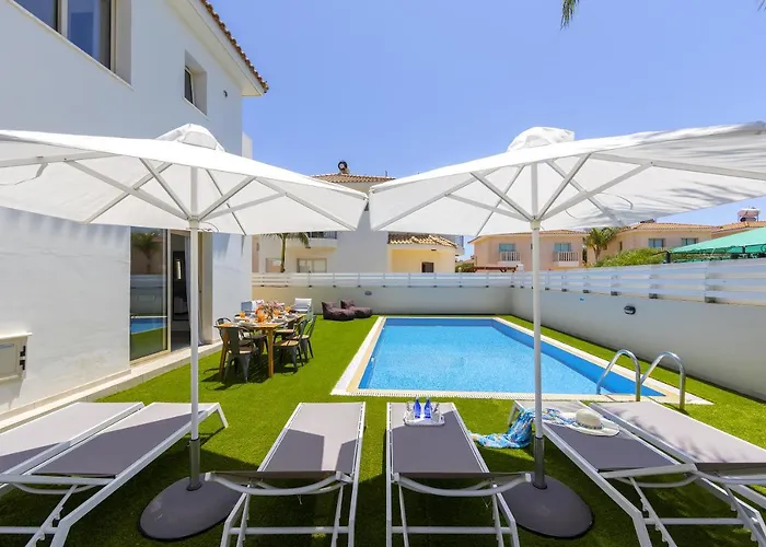 Palm 54 Villa Protarász