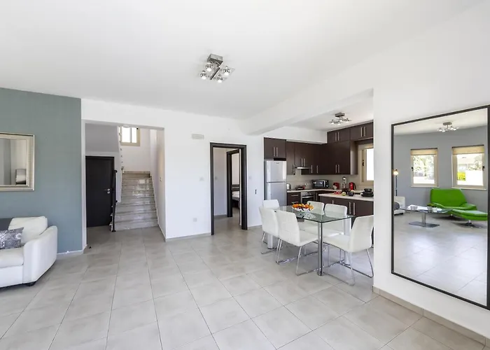 Villa Palm 54 Protarász