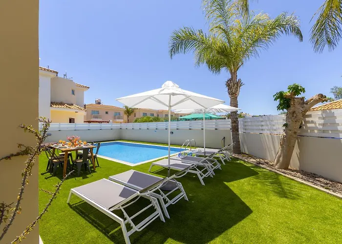 Villa Palm 54 Protarász