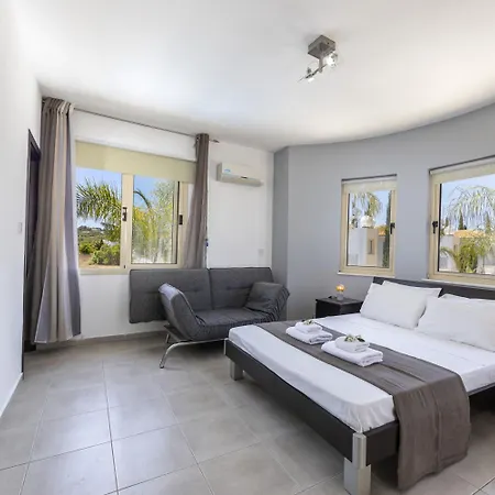 Palm 54 Protaras