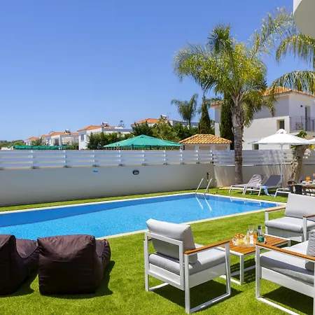 Palm 54 * Protaras